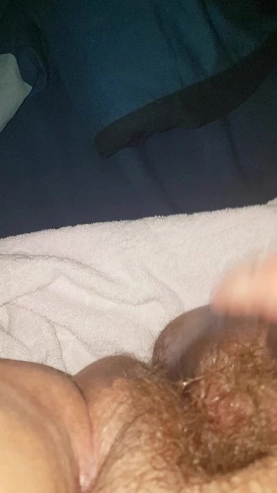 Very wet hairy cunt gurgling n gushing as it cums
