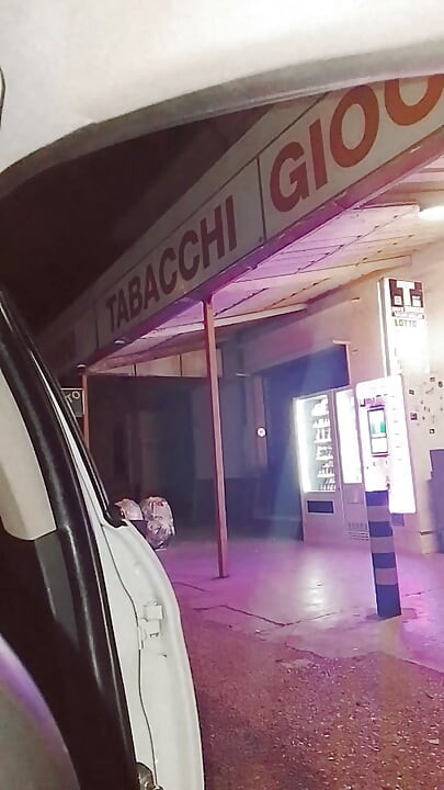 Trav sexy in public