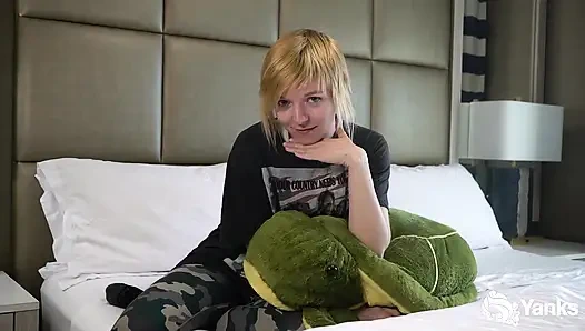 Alexa Crush, Pillow Humping Expert