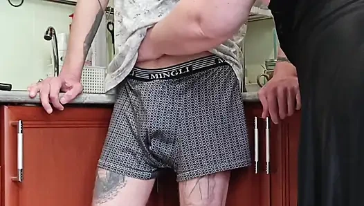 Pacar ngocok sampai dicrot sperma sebelum makan siang