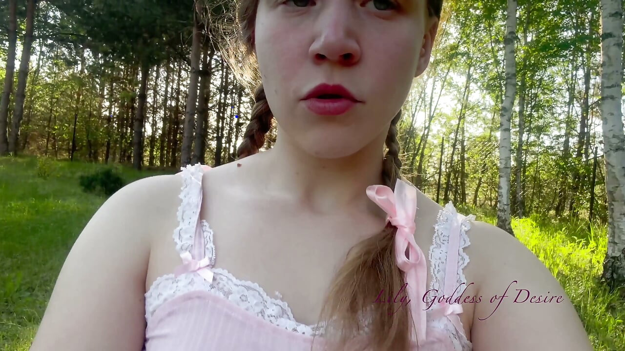 与一位穿制服的可爱少女激烈性爱