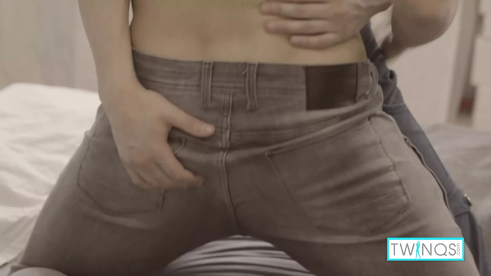 L'arrapante twink mora jacob o si fa scopare il culo da logan s!