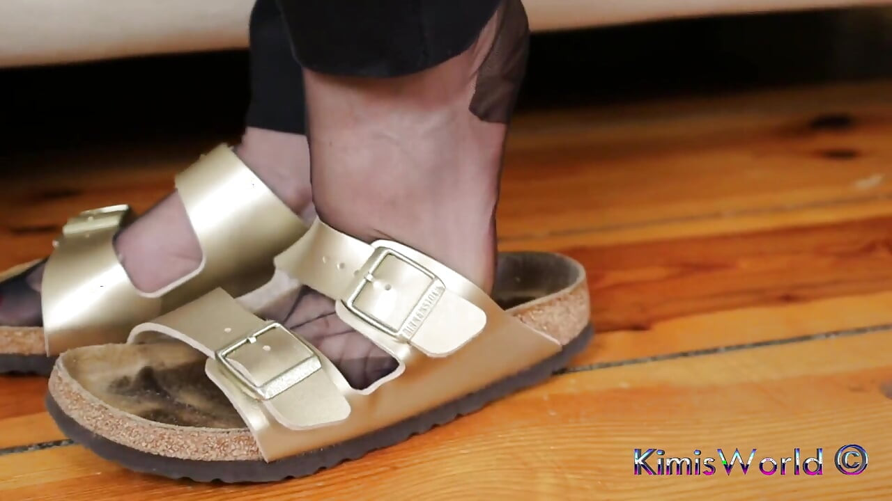 Minimalistic Nylon Moments - Dangling & Shoeplay