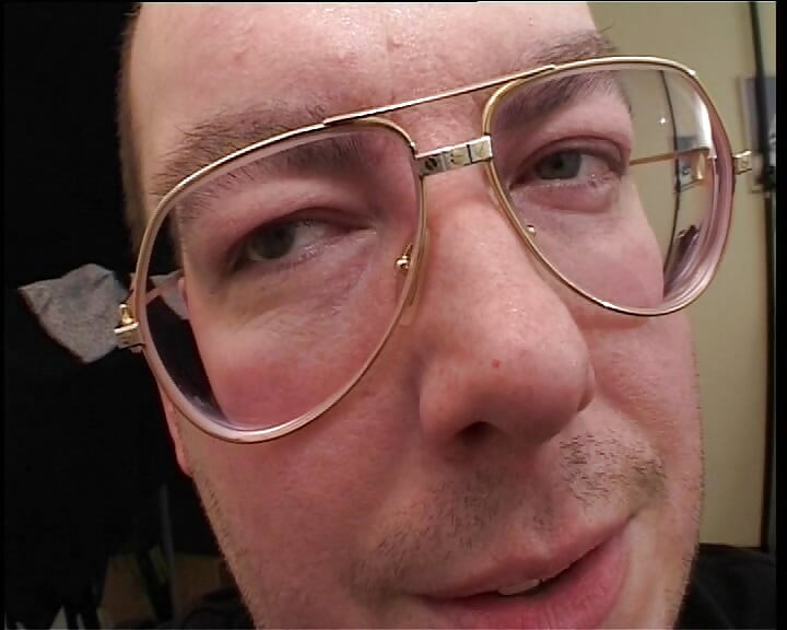 Saksalaisten ovien takana nussitaan ahkerasti - koko elokuva