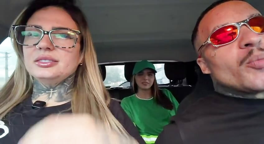 The hottie came to give the pussy of all positions to us on all fours on the side and still came in my mouth but she was gary and talked about