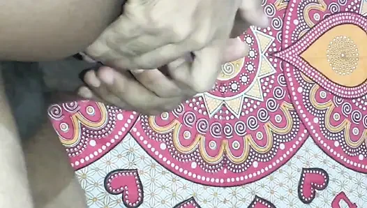 Apni biwi ki chut chaati