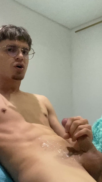 SLIM TWINK GETTING HORNY AND WANKING HIS DICK | Clip 1