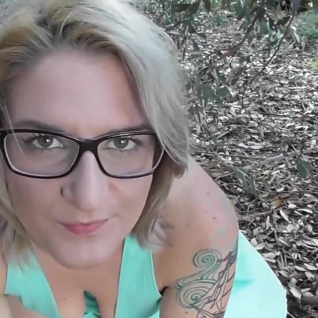 Outdoor Blowjob in the Sunshine
