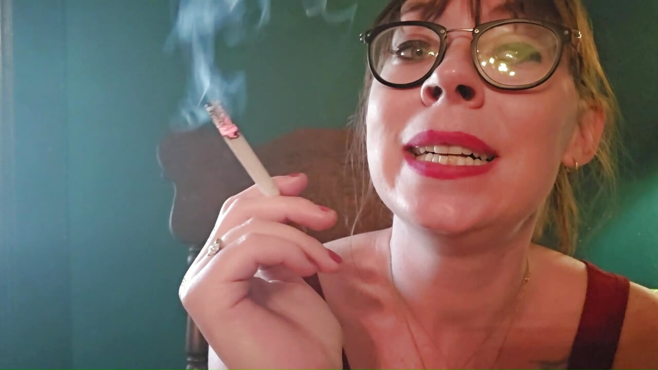A Smokers Dirty Nicotine Mouth