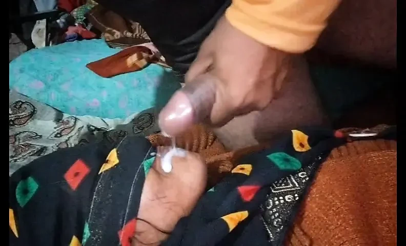 Meri, belle-mère ki ladki hai mera land chusa aur munh mein pani le liya