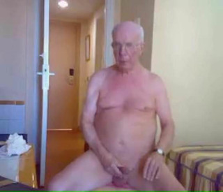 Abuelo golpe en webcam