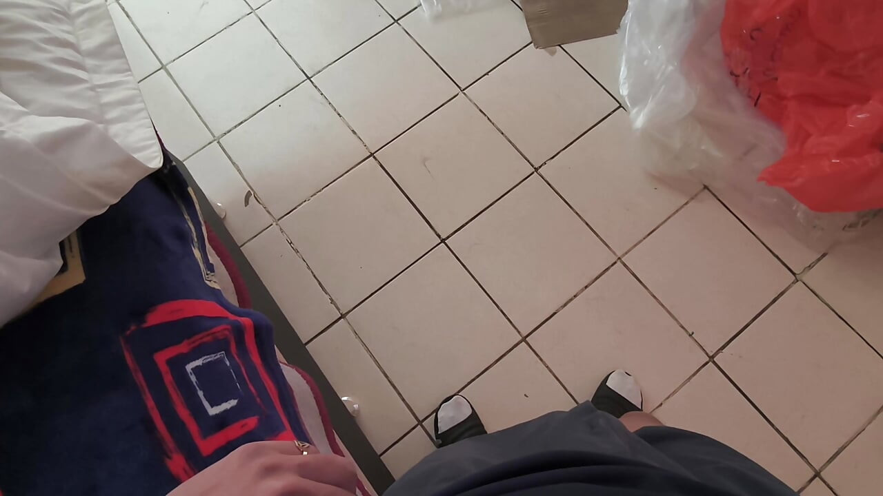 Wir wurden fast entdeckt! Ich habe jeden tag sex mit der ehefrau des nachbarn