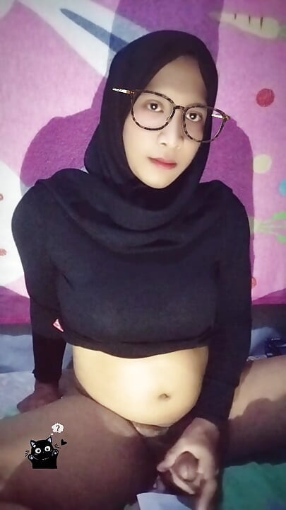 Hijab Girl Goes Home From Work