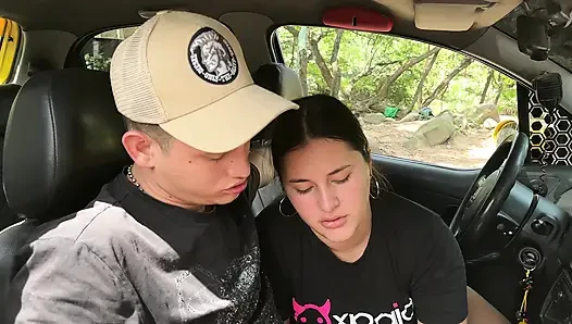 Saya Membantu Latina Gendut Untuk Merusak Di Tengah Antah Dari Mana Dengan Imal Hubungan Keras Di Mobilnya.