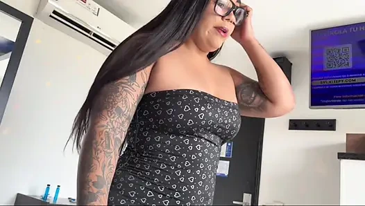 Big Ass Maid putzt meine Wohnung und leckt meinen Schwanz