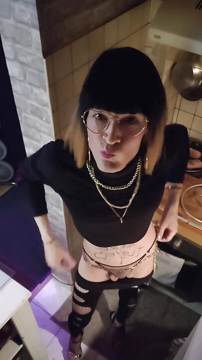 C⁴ WHoRE i Lov U❣ [5mai25] VaneSsaBiTCHx Legging dechiré Noir et HeeLs Black & GolD