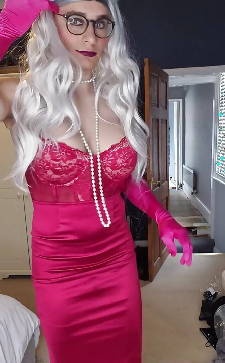 Feeling hot in my red dress ️