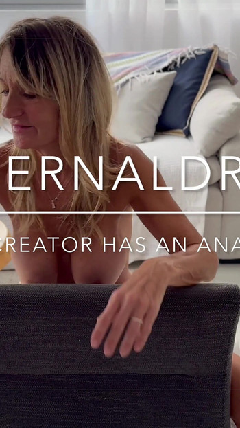 Cel Mai Tare GILF Creator Are Un Cadou Anal Pentru Tine.