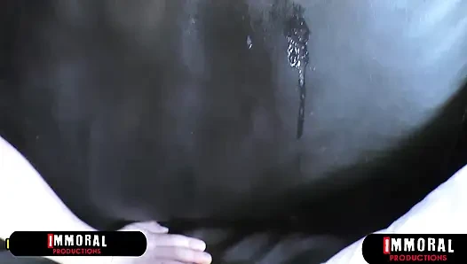 Seksi röportaj Kylie Green için penetrasyona dönüşüyor!