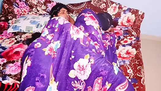 Üvey anne ve üvey oğlu bed shering.