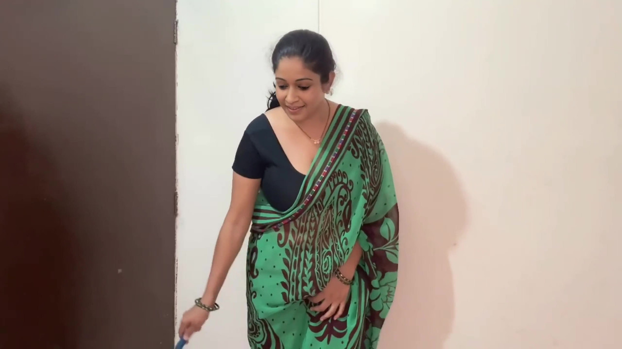 OMG Dost Ki Maa Chod Di- Pehla Baar Dost Ki Maa Ki Chudai Jab Woh Ghar Par Akela Thi