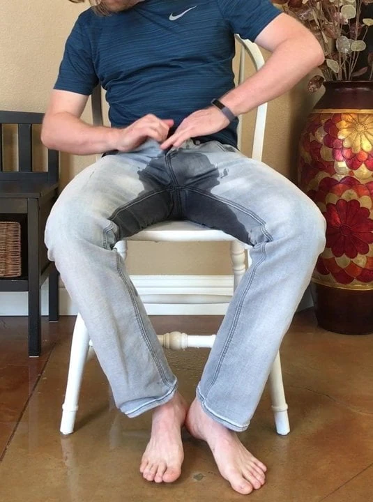 Desperate Pants Wetting and Pee Waterfall