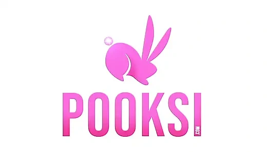 Flachbrüstige blonde studentin lily stripteasing und muschi reiben