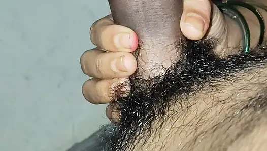 Gadis menghisap kontol sebagai hadiah ulang tahun