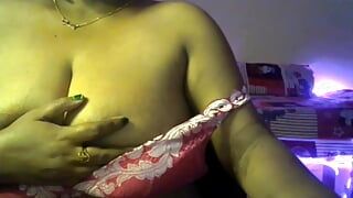 Hot Bhabhi Girl Sexy Boobs Show