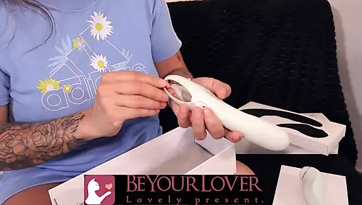 Unboxing the new FATIMA vibrator toy from BeYouLover