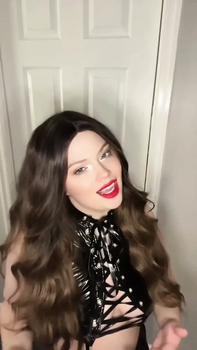 MILF Cuckolds Her Fuck Buddy with the Biker Gang Role Play
