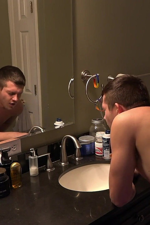 Colby ve Mickey Bareback ile banyo şipşağı