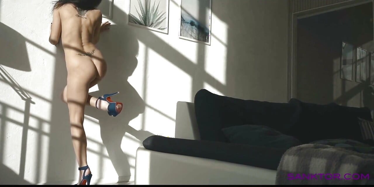 Sanktor - sıska esmer orta yaşlı seksi kadın striptiz