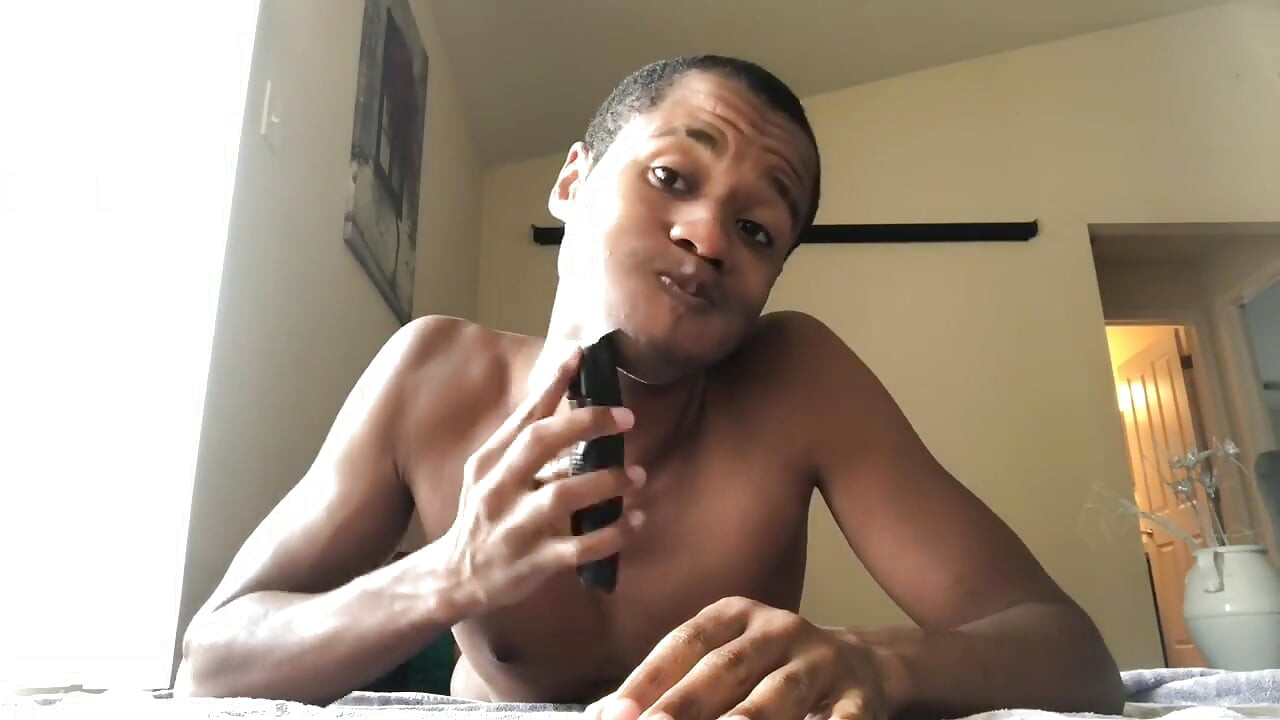 所以无论如何...在失败的两党制度下, 还有谁专注于自我而不是富有的寡头？