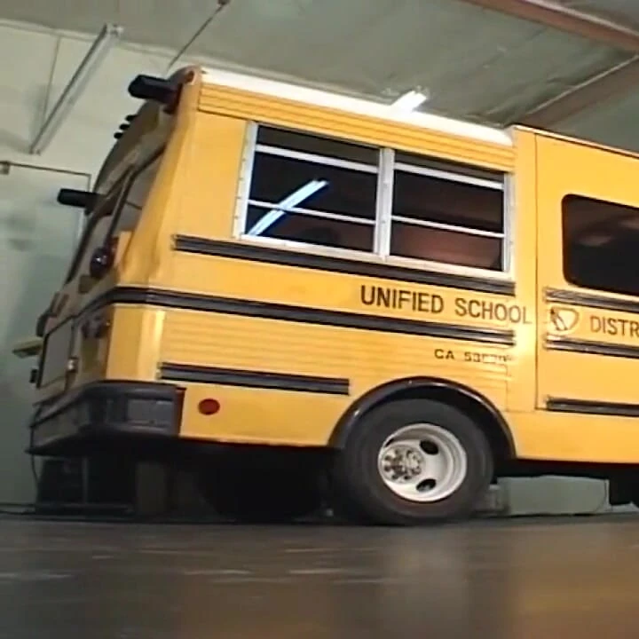 Prasečí ocas teen je ošukaná v autobuse
