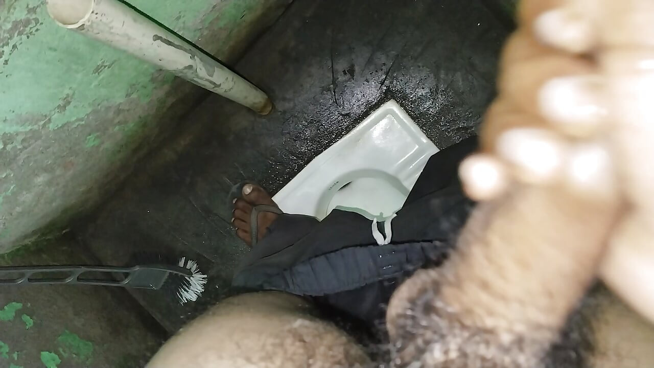 Masturbation video of a village desi boy spews out semen