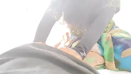 Hintli hizmetçi patronuyla sikişiyor