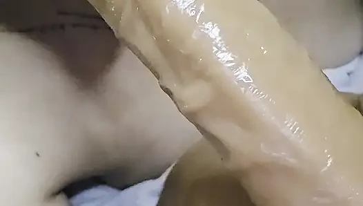 Oral seks kraliçesi nasıl yapıldığını gösteriyor