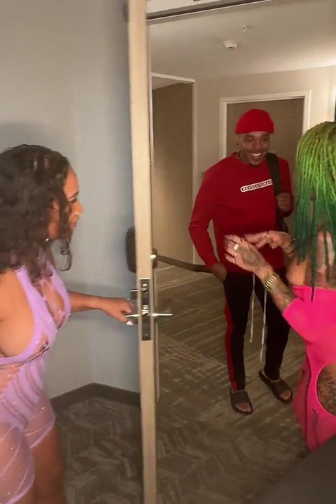 Barter System 3some Ft. Wetkittycity & Musa Phoenix