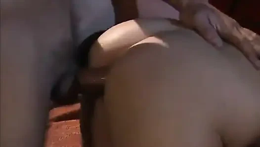 Genç kız iki sikli sporcuya karşı