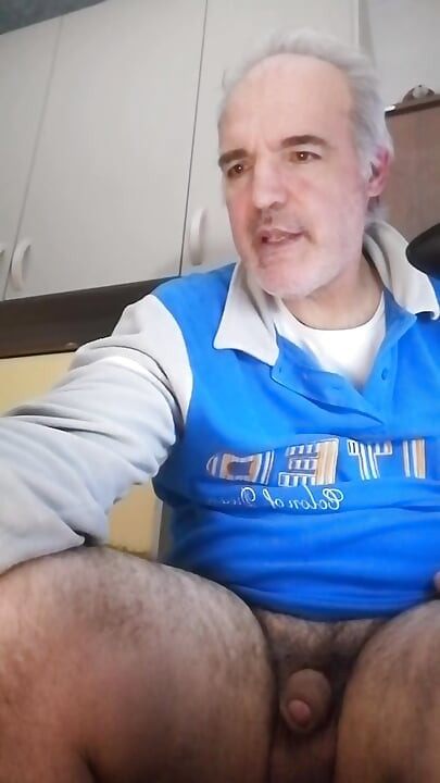 Laiv sho jahan main apne prshnskon ke lie murga bnd kar deta hoon