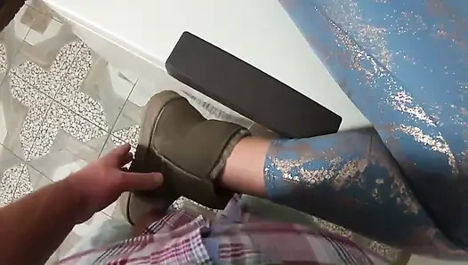 Cewek sange ini dientot gaya doggy habis-habisan sampai dicrot di dalam !