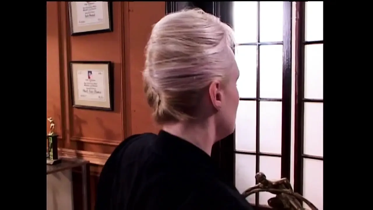 Thiếu niên này là một con đĩ và giáo viên là một máy bay bà già đồng tính nữ