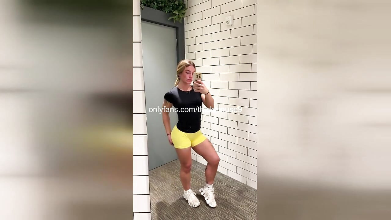 TikTok Live Yoga Stretch: 18χρονα μουνί χείλη έλαμψαν και γαμήθηκαν δυνατά