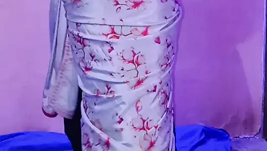 Ibu rumah tangga desi ki mast Chudae ki teman