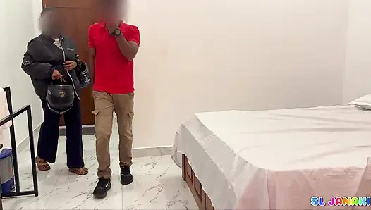 Gerçek güzel çift otel odasında seks yapıyor