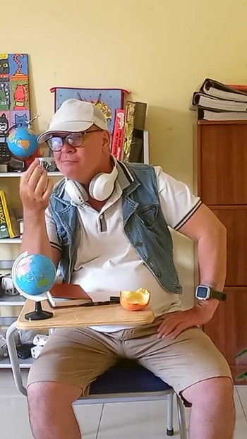 Emotivni trenutak iz "TORCELINI. Škola. Lekcija geografije 2. Kontinenata. CIJELI VIDEO"
