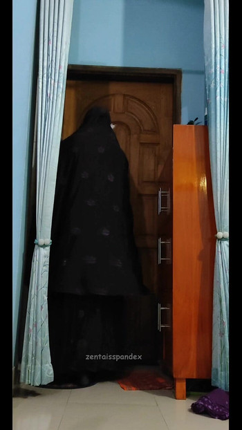 デシ・ヒジャブ、ニカービ、セクシーな女装者、バービー