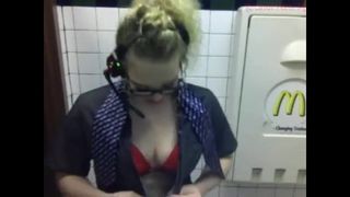 Fastfoodmedewerker camshow