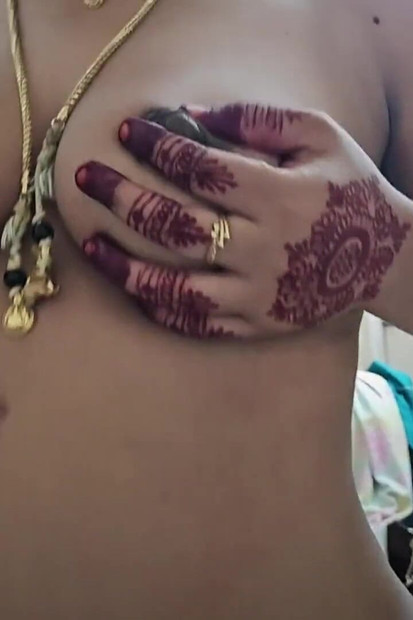 Indian Hot MILF Sucking Boyfriend Dick and Ridings on His Cuck